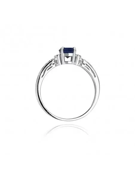 Ring In 14kt Gold with a Sapphire of 0.50 ct and 2 Diamonds 0,02 ct