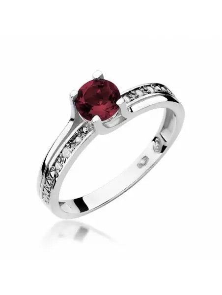 Ring In 14kt Gold with Garnet 0.60 ct 6 Diamonds 0,03 ct