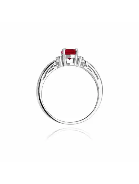 Ring In 14kt Gold with Ruby 0.60 ct and 2 Diamonds 0,02 ct