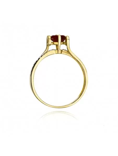 Ring In 14kt Gold mit Granat 0,60 ct und 8 Diamanten 0,04 ct